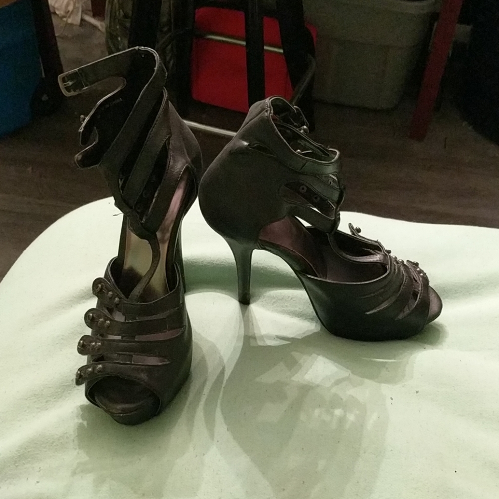 Black stilettos size 7